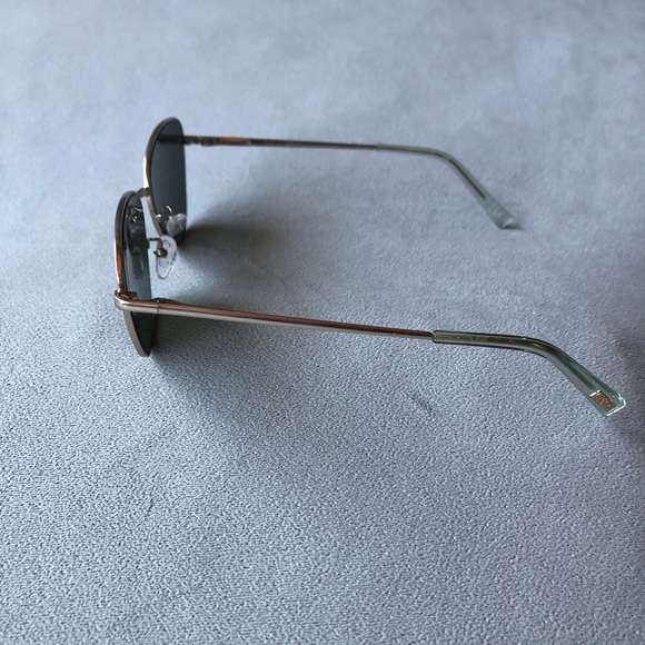 Le Specs ~ Echo ~ Gold Geometric Butterfly Sunglasses - Picture 3 of 14